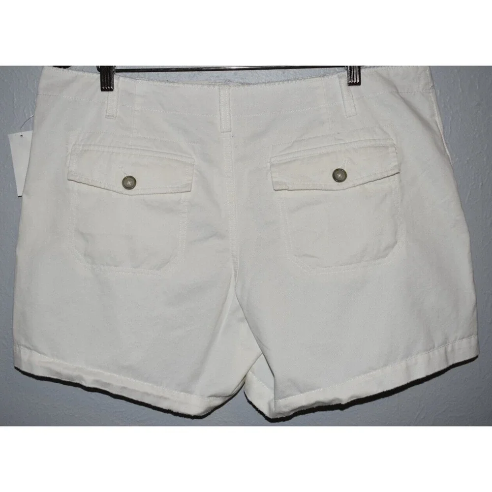Old Navy Women 16 Shorts LOW‎ WAIST whiskered White Flat Front 5 1/2